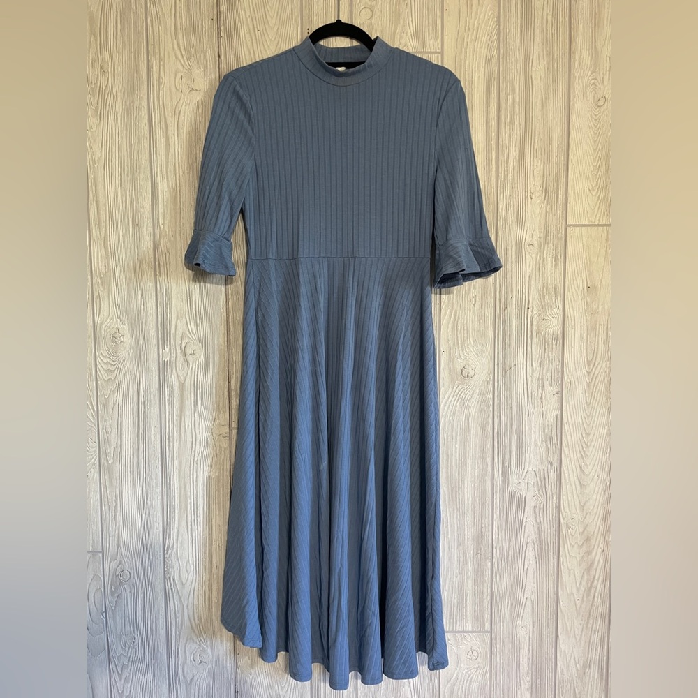 Elegant Blue Midi Dress